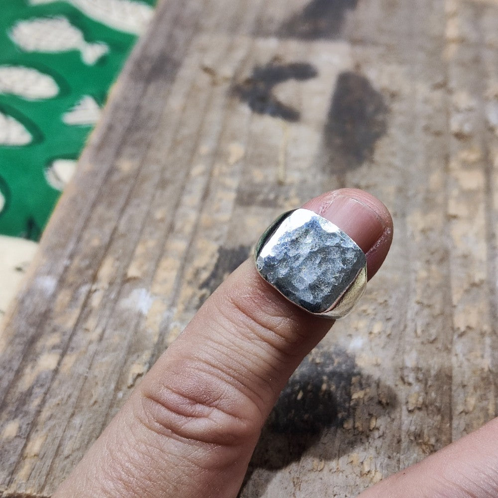 Anello CHEVALIER da mignolo argento 925 martellato - LION