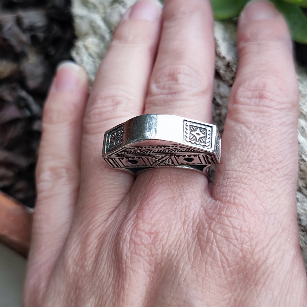 Handgefertigter Ethno-Ring aus 925er Silber – HEEMAR