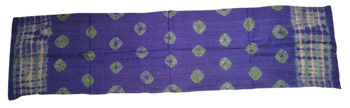 KANTHA-Schal mit hellblauer Handstickerei aus Vintage-Stoffen aus Seidenmischung – Batik
