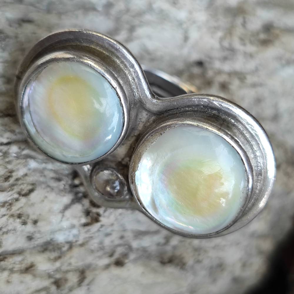 Ring aus 925er Silber mit Scaramazza-Perlen und Mondstein