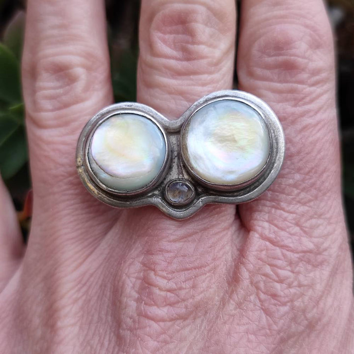 Ring aus 925er Silber mit Scaramazza-Perlen und Mondstein
