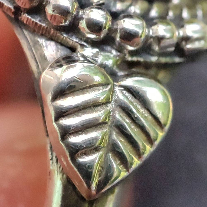 Anello con pietra in argento 925 CHITTASWARUP dettaglio lavorazione