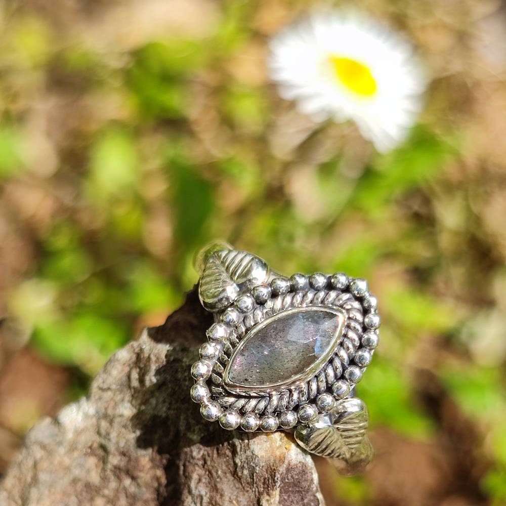 Anello con pietra in argento 925 CHITTASWARUP labradorite