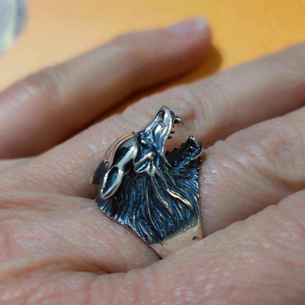 Anello con lupo artigianale in argento 925 - WOLF