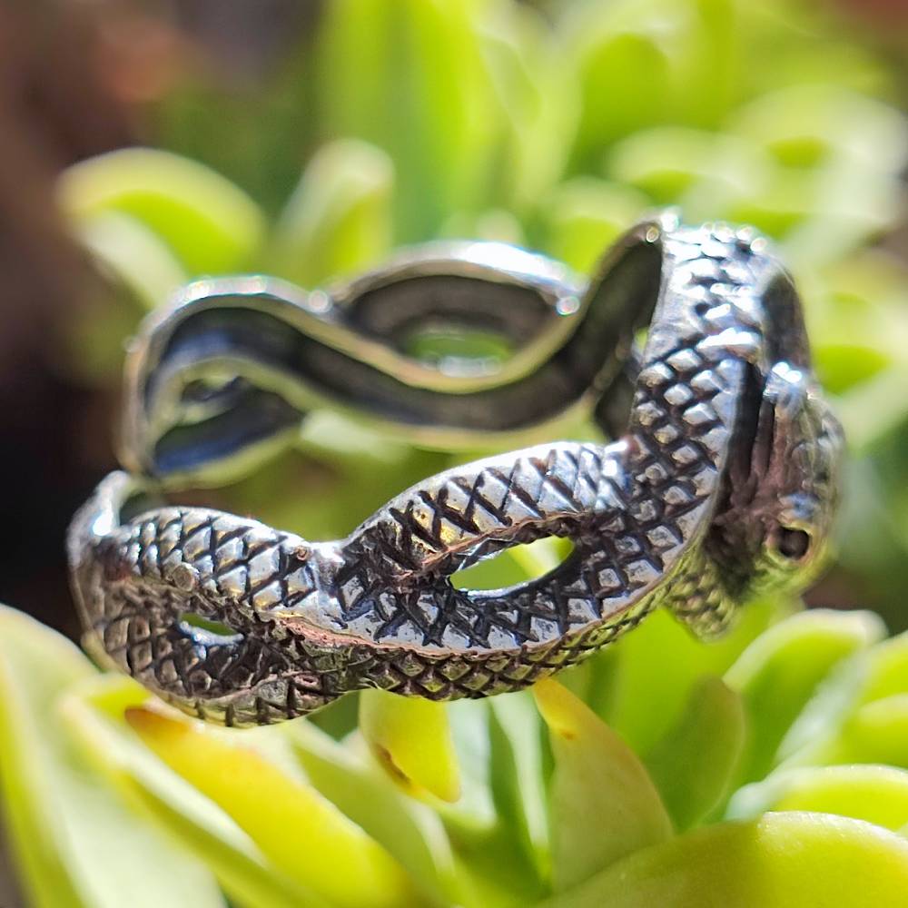 Bracciale serpente in argento rigido - La Morella Bracciale serpente in argento rigido - La Morella