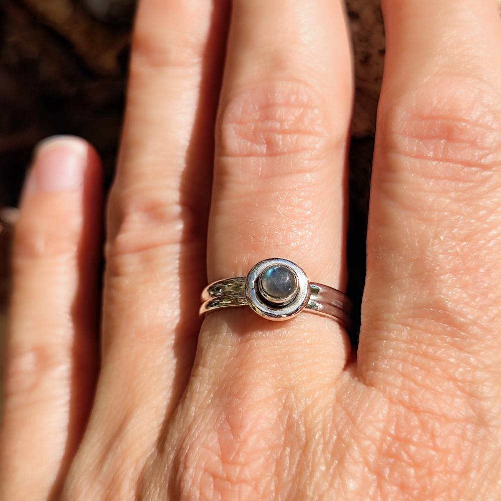 Ring mit Stein aus 925er Silber - WAYANAD