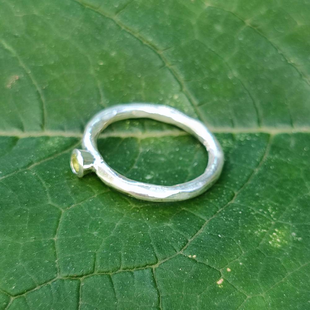 Handgefertigter Ring aus 925er Silber mit Stein - KYLIE