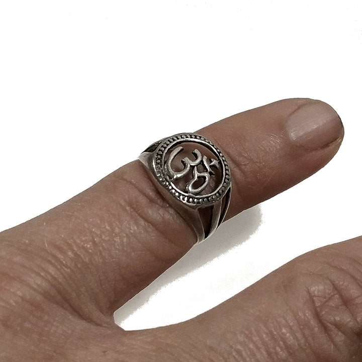 OM kleiner Finger Chevalier-Ring in Silber