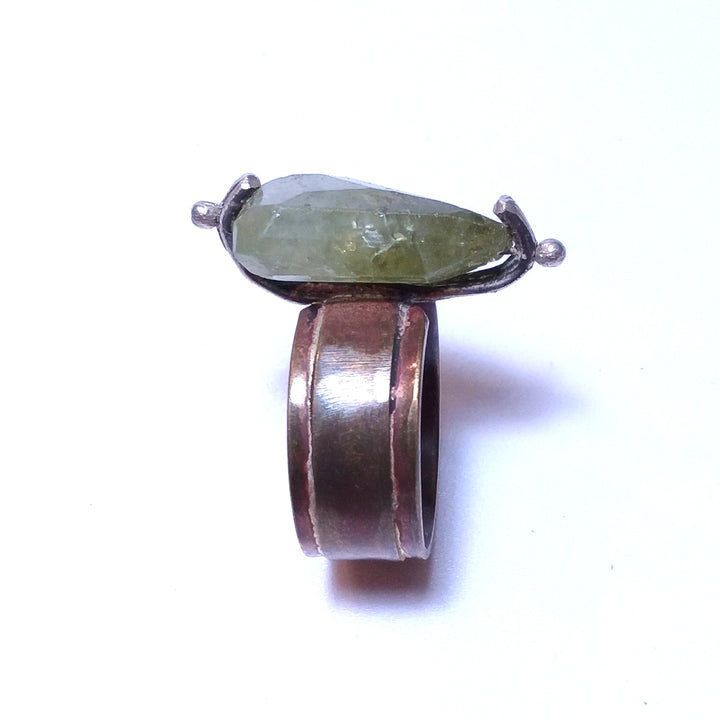 Handgefertigter Ring in BRONZE und GRÜN Granat - bronzeage1968