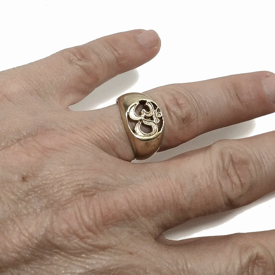 Handgefertigter RING mit Messingsägearbeiten | OM-Ring | Messingschmuck Brass