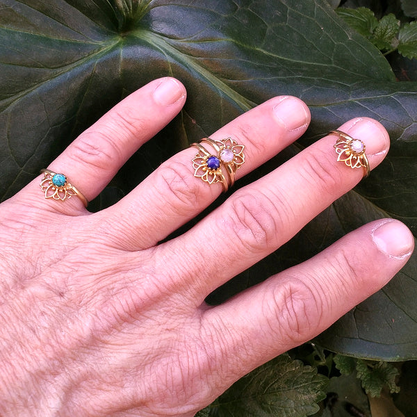 PADMA RING Ethnische Lotusblume aus Messing mit Stein