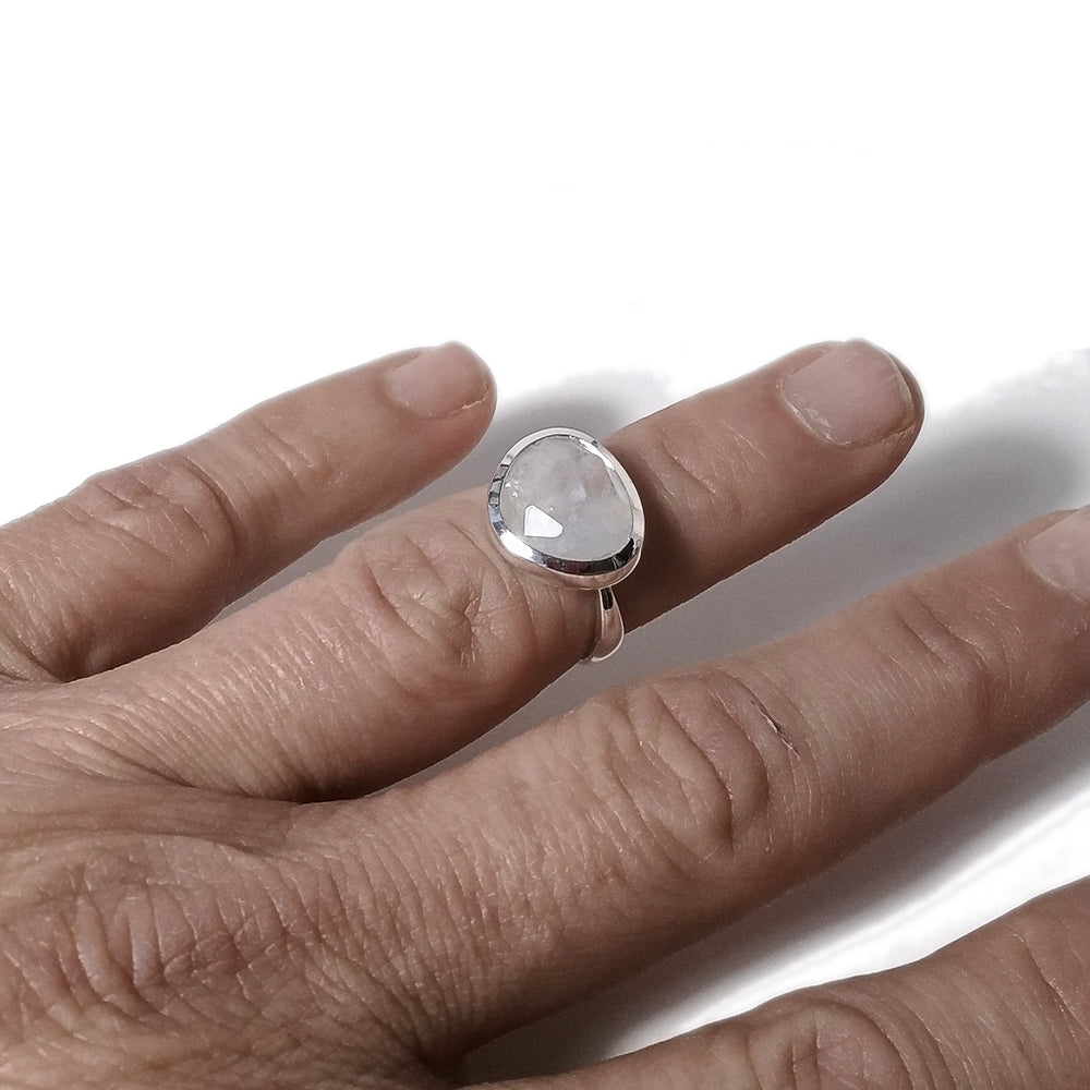 TRIANGLE-Ring aus 925er Silber mit Stein - AMANDA