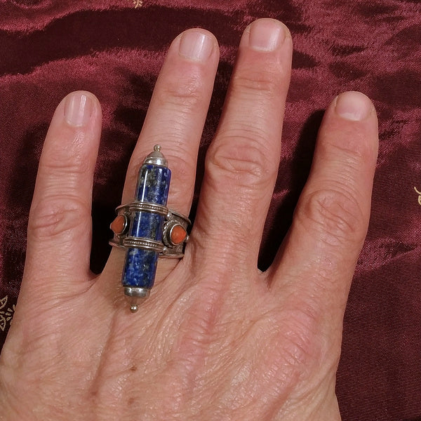 TIBETAN TENZIN Ring mit Lapislazuli in 925er Silber | Ethnischer Schmuck