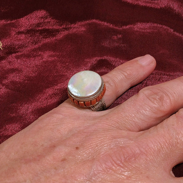 TIBETANISCHER DAWA Ring mit KORALLE in 925er Silber | Ethnischer Schmuck