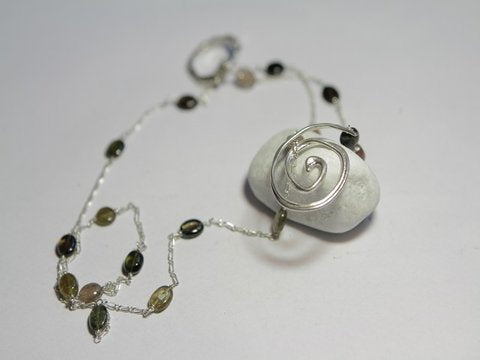 freeitalianjewels - SPIRAL-Halskette aus Silber und Turmalin - ilmondodiwit - Halskette