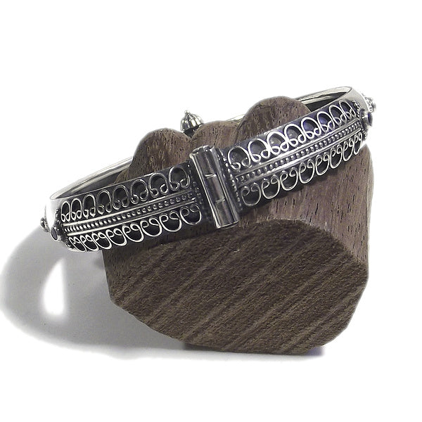 Ethnisches NUTAN-Armband aus starrem Silber mit AMETHYST | Ethnischer Schmuck Il mondo di Wit
