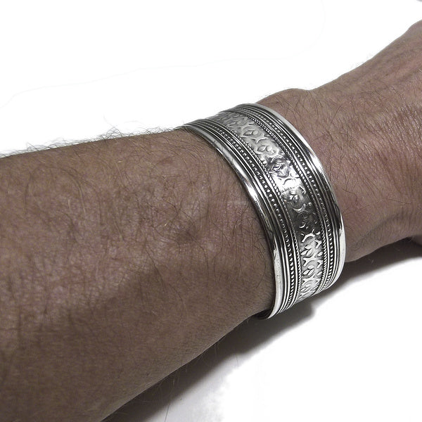 CAMELIA ethnisches Armband in Silber für HERREN oder FRAUEN - starr | Herrenschmuck