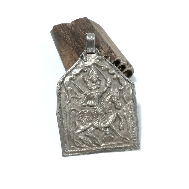 Ciondolo ETNICO in argento antico con DURGA | GIOIELLI ETNICI