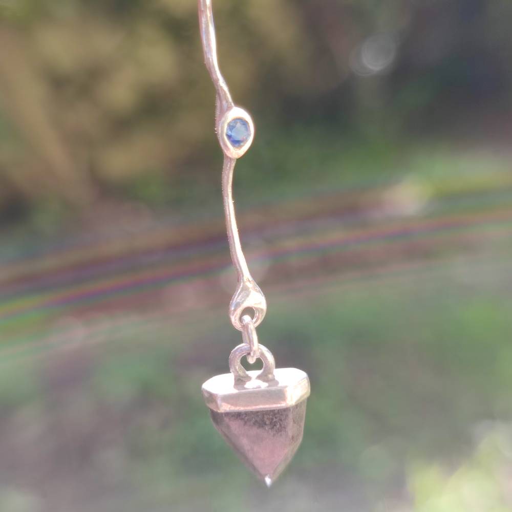 Mono-Ohrring in 925er Silber mit Phantom Bergkristall - Einzelstück
