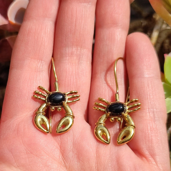 JAYANI orecchini scorpione in ottone con pietra onice nero