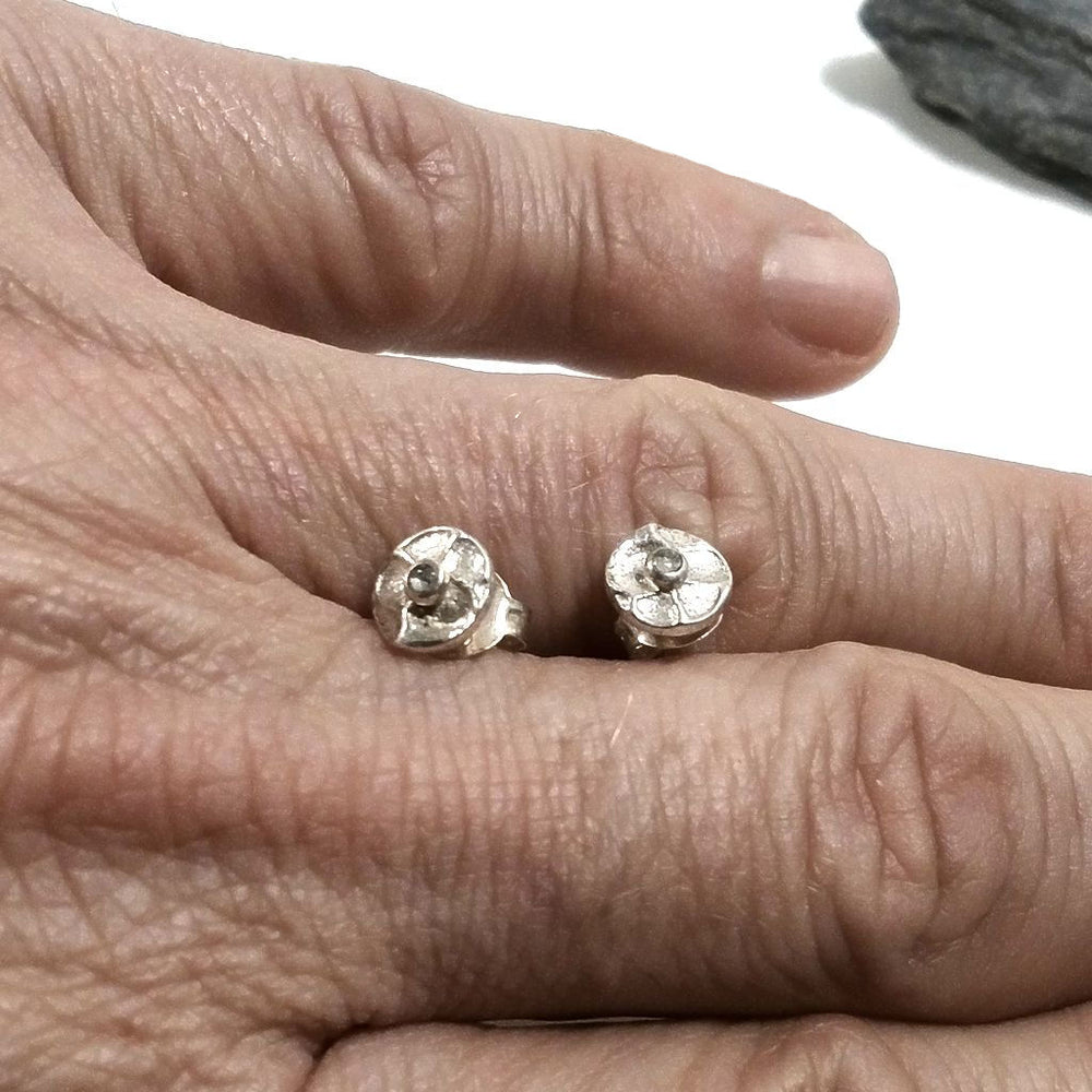 MINI Ohrringe aus 925er Silber - Mondstein | Piercing Silberschmuck
