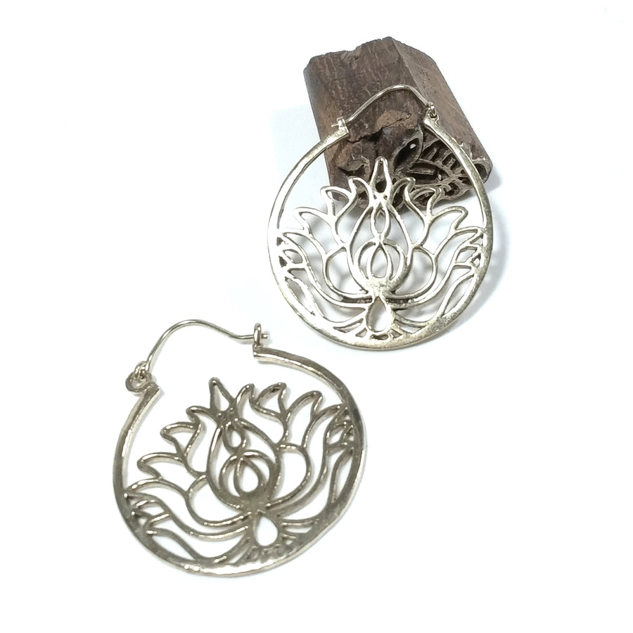 Antike Lotusblüten-Ohrringe aus Messing – APRAD